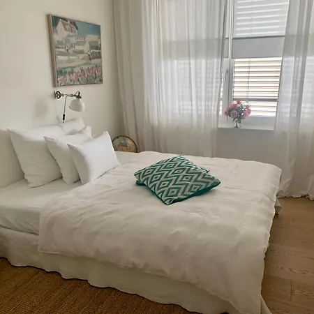 Avliving City Room Basel-3