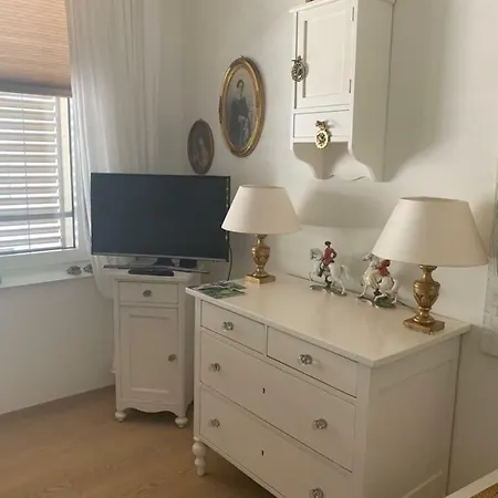 Avliving City Room Basel-2